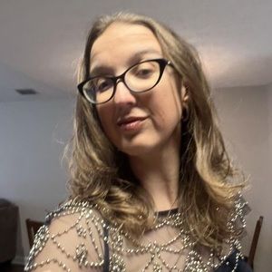 Meet your Posher, Caitlin